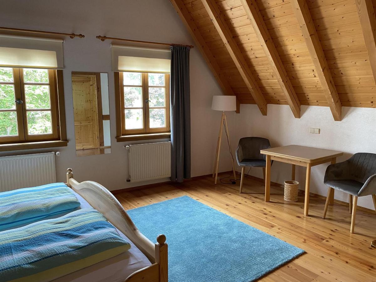 Gaestehaus Winzerhof Bader Heuchelheim-Klingen 외부 사진